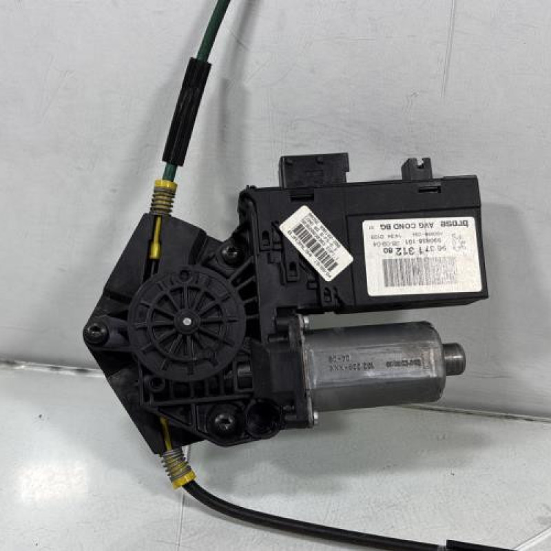 Leve vitre electrique avant gauche PEUGEOT 307 Photo n°6