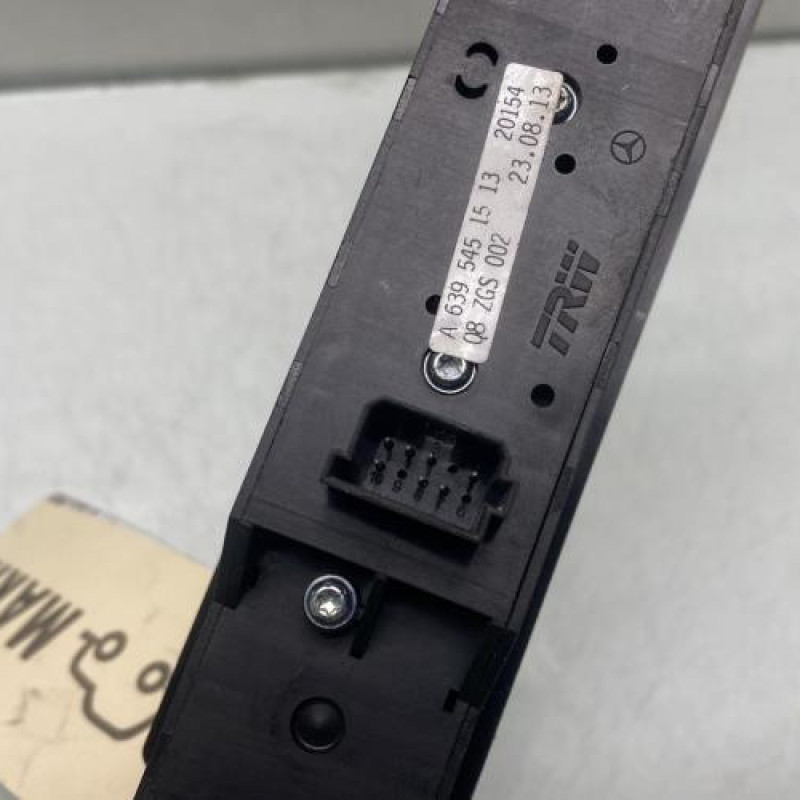 Interrupteur de leve vitre avant gauche MERCEDES VITO 639 Photo n°3