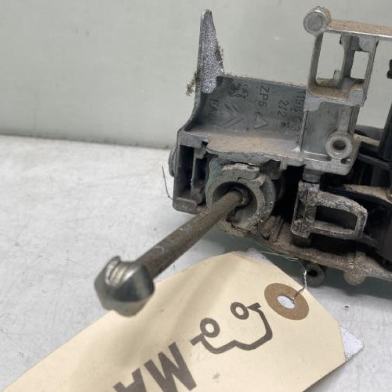 Poignee porte coffre gauche CITROEN BERLINGO 2 Photo n°3