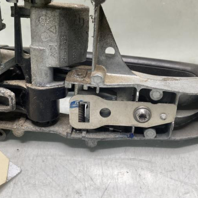 Poignee porte coffre gauche CITROEN BERLINGO 2 Photo n°4