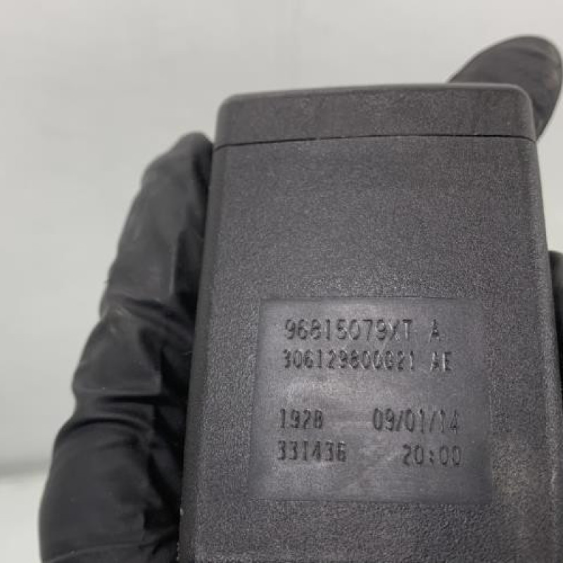 Attache ceinture avant gauche CITROEN BERLINGO 2 Photo n°4