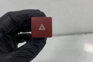 Bouton de warning CITROEN BERLINGO 2 Photo n°1