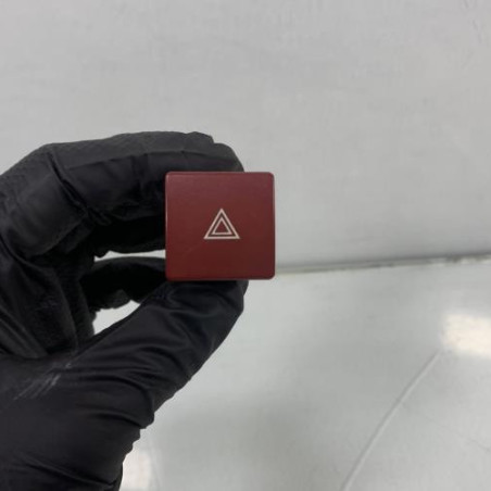 Bouton de warning CITROEN BERLINGO 2 Photo n°1