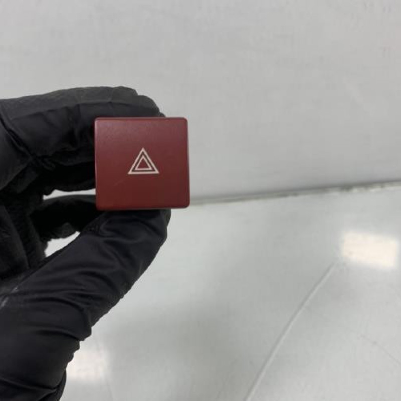 Bouton de warning CITROEN BERLINGO 2 Photo n°2