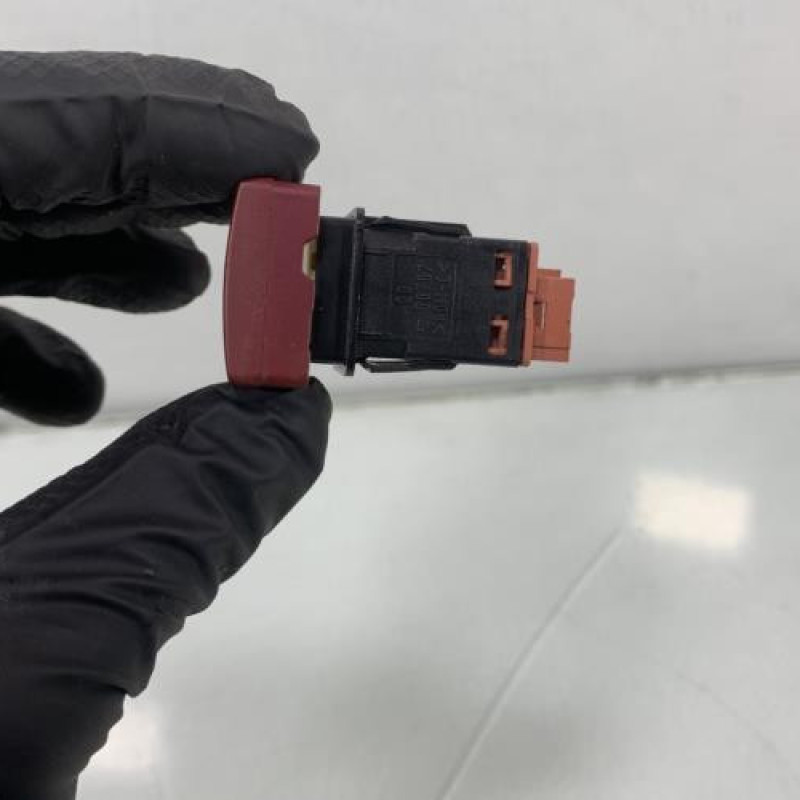 Bouton de warning CITROEN BERLINGO 2 Photo n°3