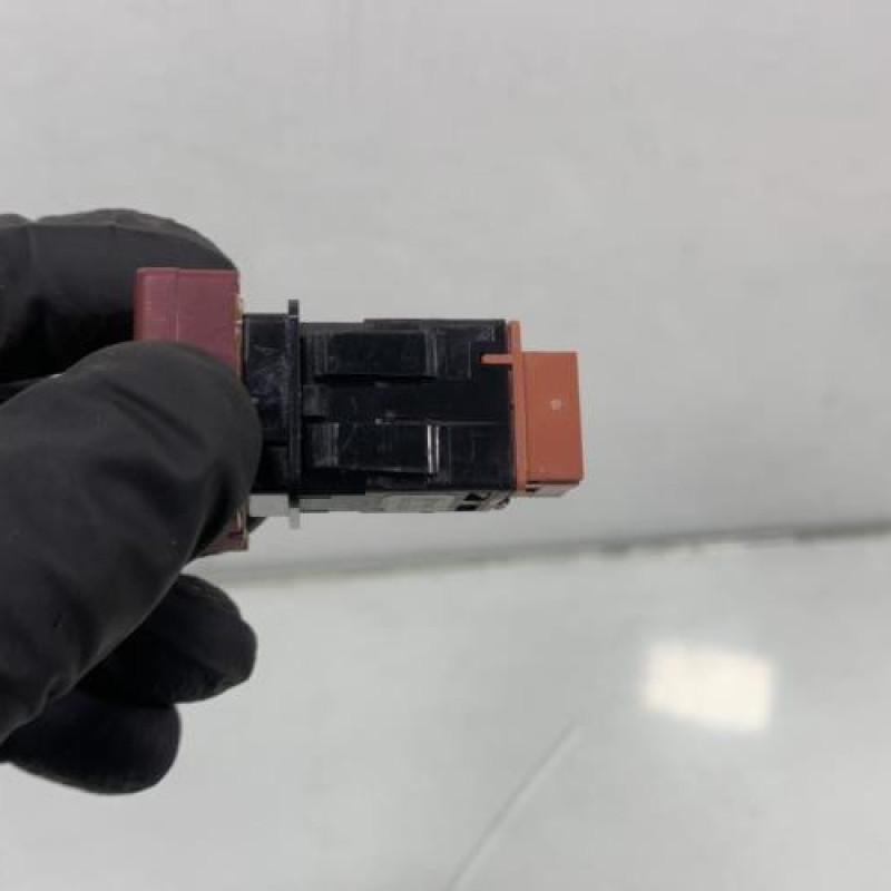 Bouton de warning CITROEN BERLINGO 2 Photo n°5