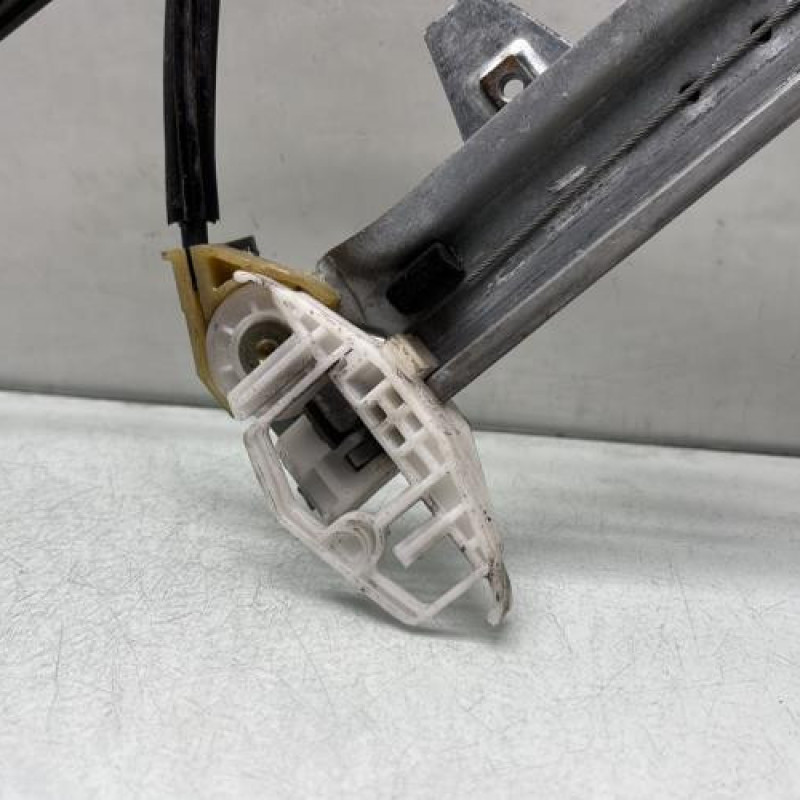 Leve vitre electrique avant gauche CITROEN XSARA PICASSO Photo n°2