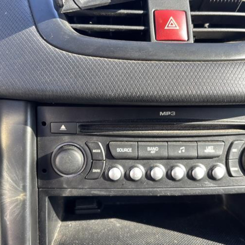 Attache ceinture avant gauche PEUGEOT 207 Photo n°19