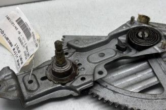 Leve vitre mecanique avant droit PEUGEOT 205