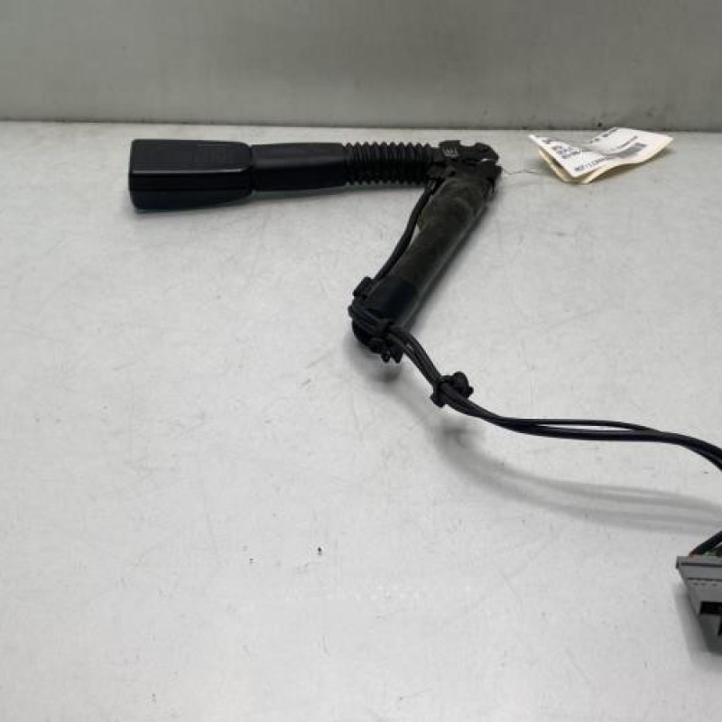 Attache ceinture avant gauche BMW SERIE 1 E87 Photo n°2