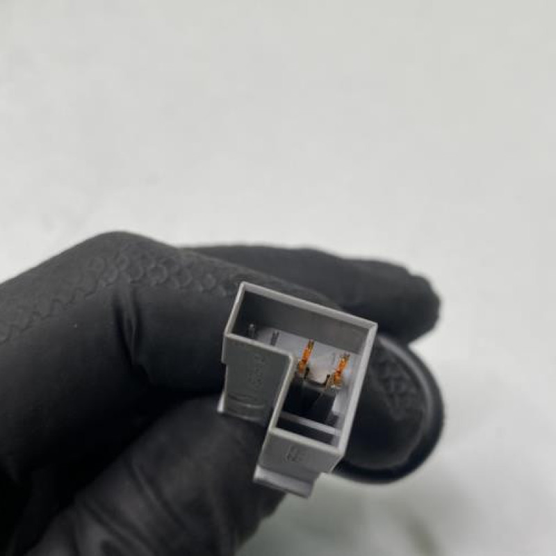 Attache ceinture avant gauche BMW SERIE 1 E87 Photo n°3