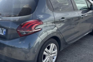 Ecran GPS PEUGEOT 208 1