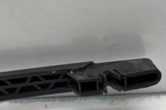 Bras essuie glace arriere PEUGEOT 106