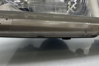 Optique avant principal gauche (feux)(phare) PEUGEOT 106