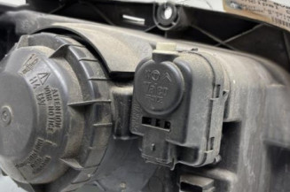 Optique avant principal gauche (feux)(phare) PEUGEOT 106