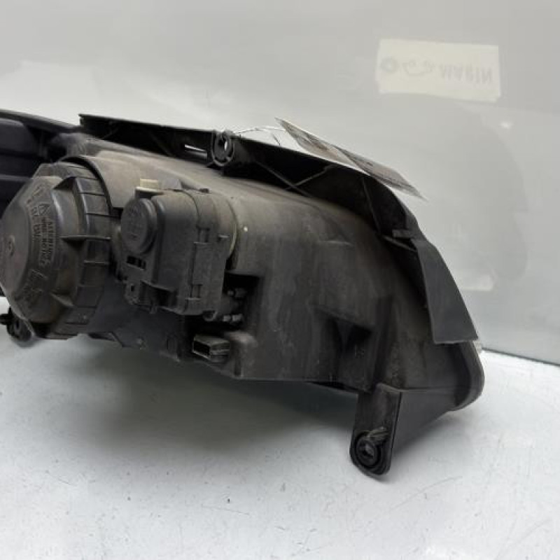 Optique avant principal gauche (feux)(phare) PEUGEOT 106 Photo n°6