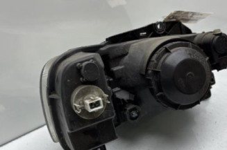 Optique avant principal gauche (feux)(phare) PEUGEOT 106