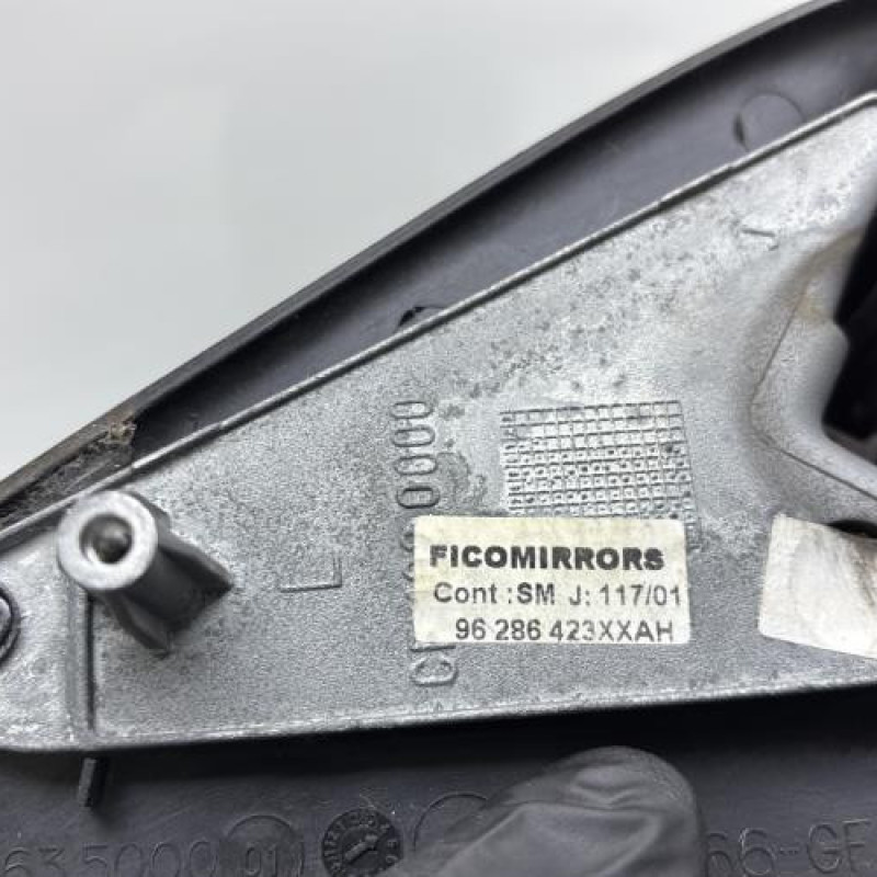 Retroviseur gauche PEUGEOT 106 Photo n°4