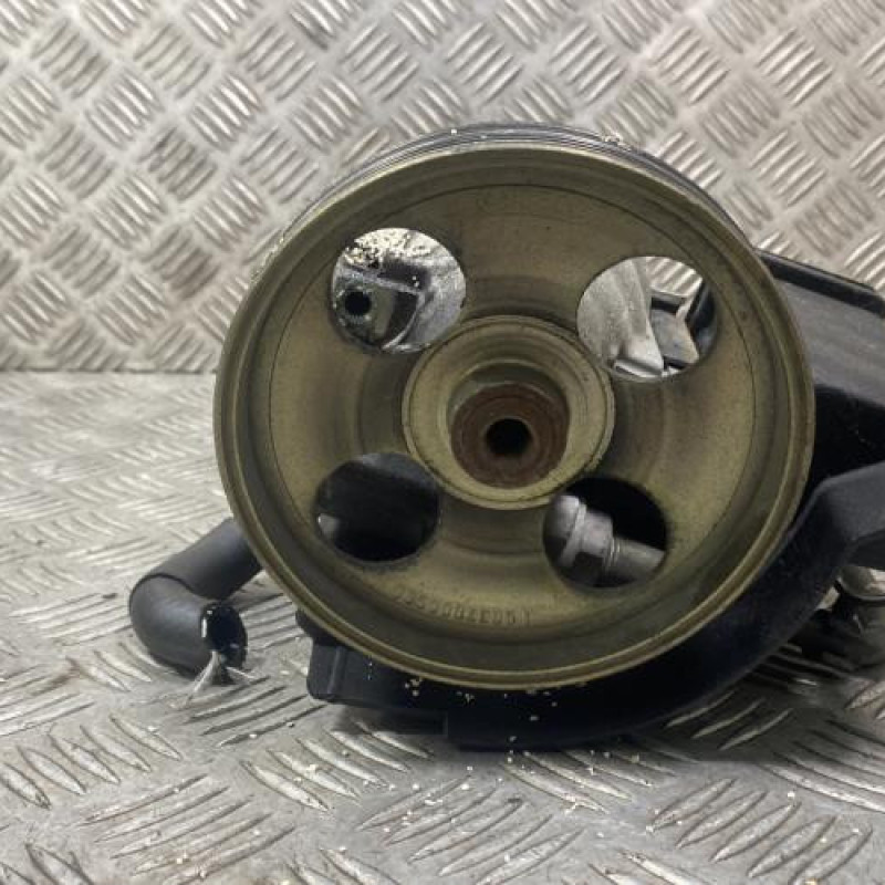 Pompe de direction CITROEN XSARA PICASSO Photo n°3
