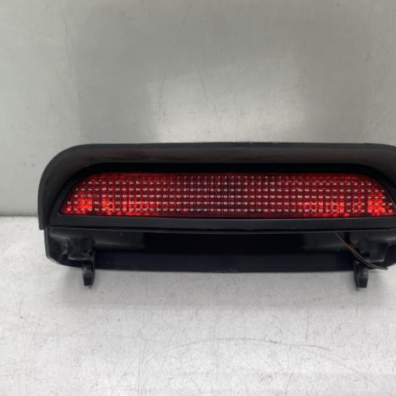 Feu arriere stop central DACIA LOGAN MCV 2 Photo n°1
