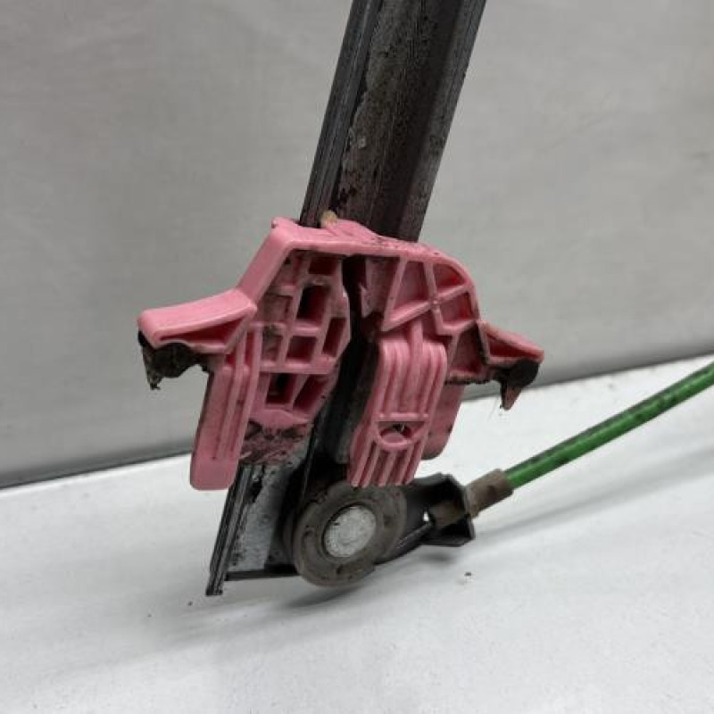 Leve vitre electrique avant gauche PEUGEOT EXPERT 2 Photo n°2