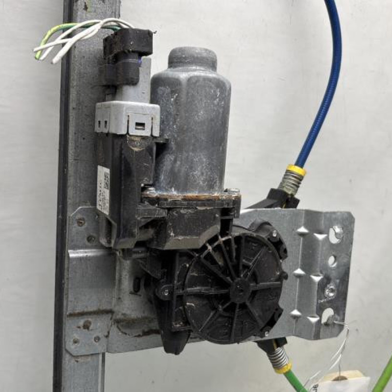 Leve vitre electrique avant gauche PEUGEOT EXPERT 2 Photo n°8