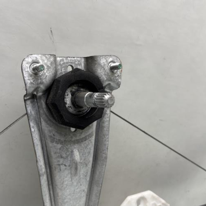 Leve vitre mecanique arriere gauche DACIA LOGAN MCV 2 Photo n°3