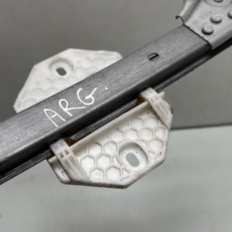 Leve vitre mecanique arriere gauche DACIA LOGAN MCV 2 Photo n°4