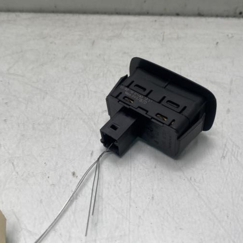 Interrupteur de leve vitre arriere gauche CITROEN C4 GRAND PICASSO 1 Photo n°2