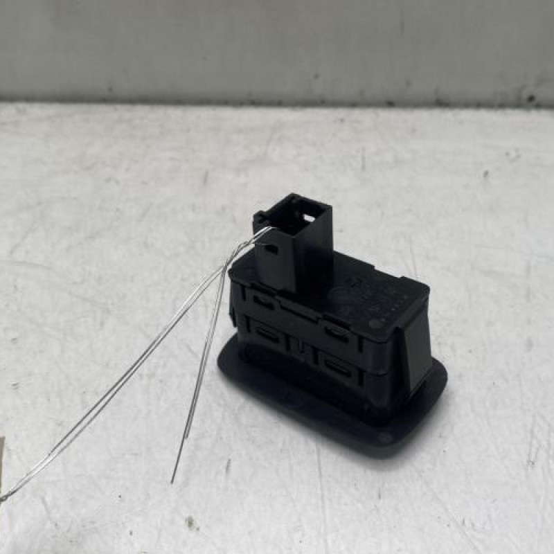 Interrupteur de leve vitre arriere gauche CITROEN C4 GRAND PICASSO 1 Photo n°3