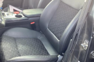 Fermeture de capot PEUGEOT 3008 1