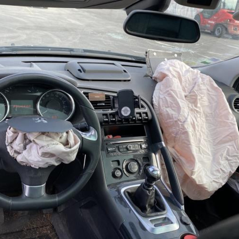 Fermeture de capot PEUGEOT 3008 1 Photo n°18