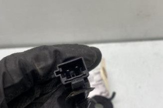 Attache ceinture avant gauche RENAULT CLIO 3