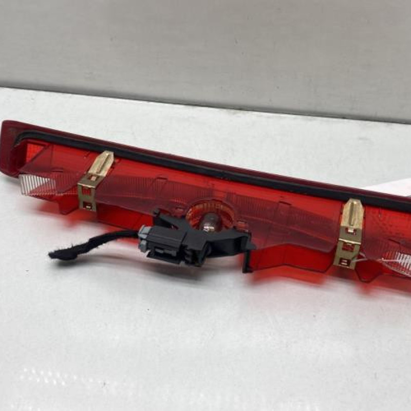 Feu arriere stop central RENAULT CLIO 3 Photo n°2