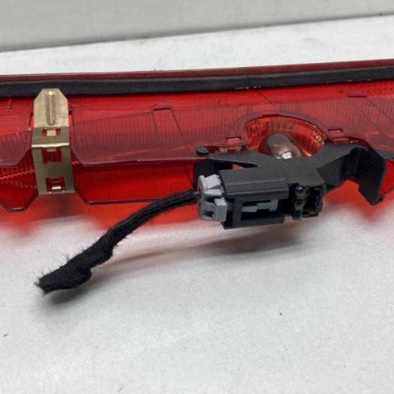 Feu arriere stop central RENAULT CLIO 3 Photo n°3