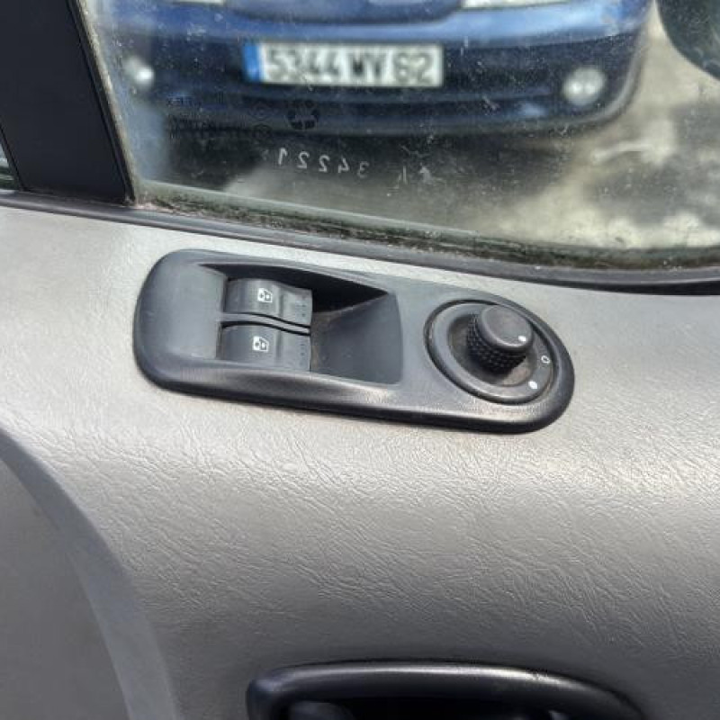 Baguette de porte arriere gauche  RENAULT TRAFIC 2 Photo n°14