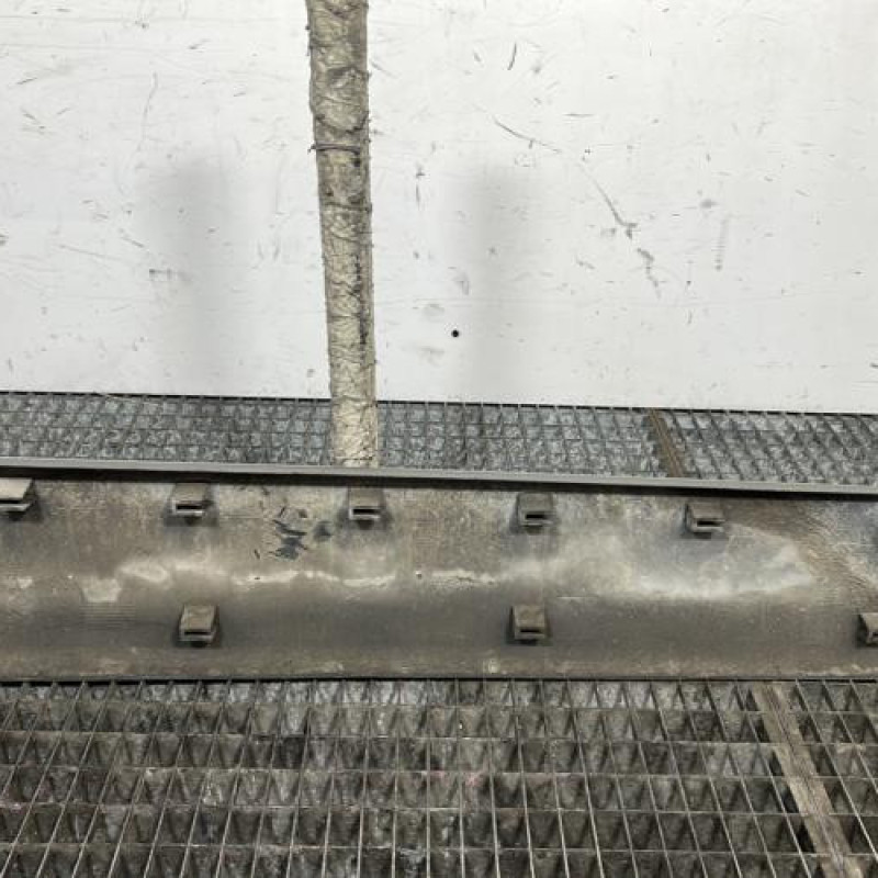 Baguette de porte avant gauche RENAULT TRAFIC 2 Photo n°4