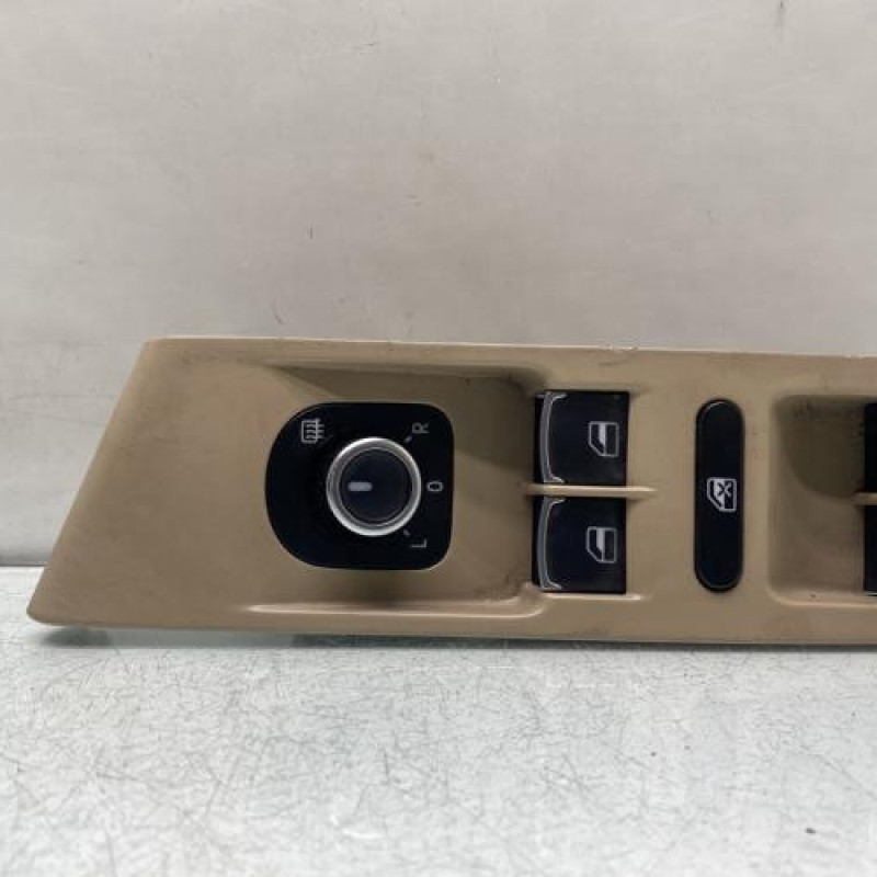 Interrupteur de leve vitre avant gauche VOLKSWAGEN PASSAT 6 Photo n°5