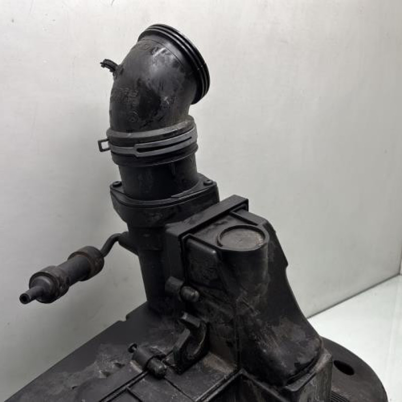 Boitier filtre a air VOLKSWAGEN PASSAT 6 Photo n°4