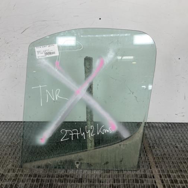 Vitre avant gauche RENAULT TRAFIC 2 Photo n°1