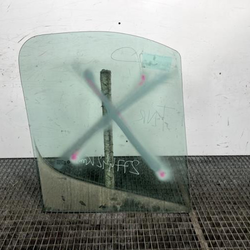 Vitre avant gauche RENAULT TRAFIC 2 Photo n°4