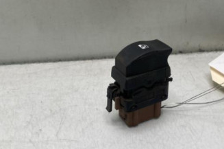 Interrupteur de leve vitre avant droit RENAULT TRAFIC 2