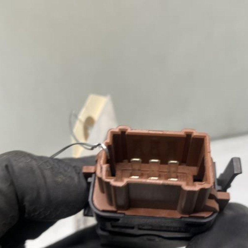 Interrupteur de leve vitre avant droit RENAULT TRAFIC 2 Photo n°4