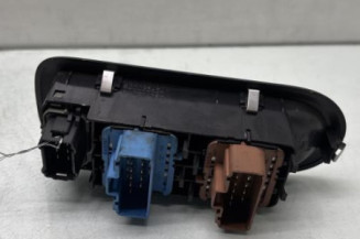 Interrupteur de leve vitre avant gauche RENAULT CLIO 3