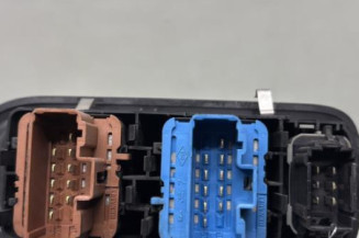 Interrupteur de leve vitre avant gauche RENAULT CLIO 3