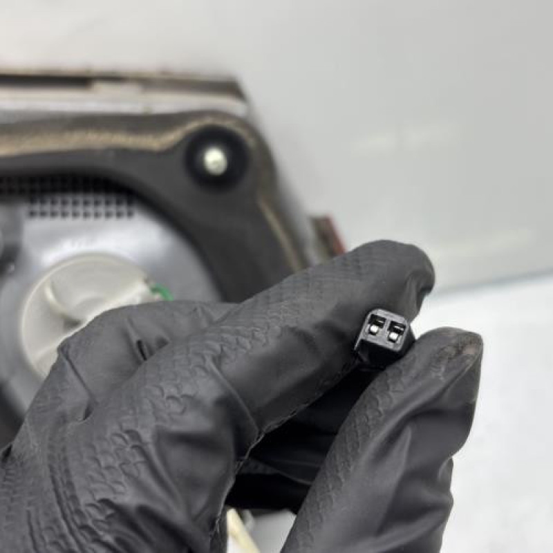 Feu arriere secondaire droit (feux) CHEVROLET CRUZE Photo n°4