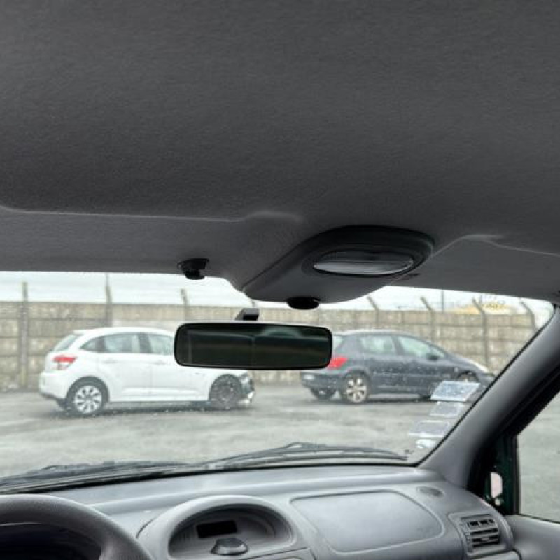 Calandre RENAULT CLIO 2 Photo n°18