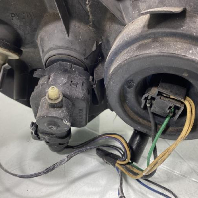 Optique avant principal gauche (feux)(phare) RENAULT CLIO 2 Photo n°3