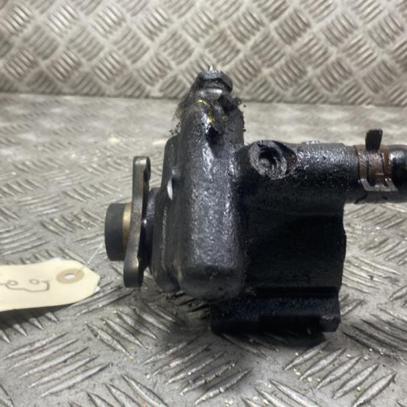 Pompe de direction RENAULT CLIO 2 Photo n°3