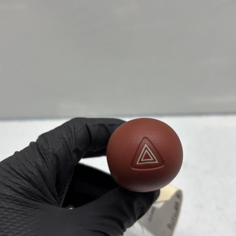 Bouton de warning RENAULT TWINGO 1 Photo n°1